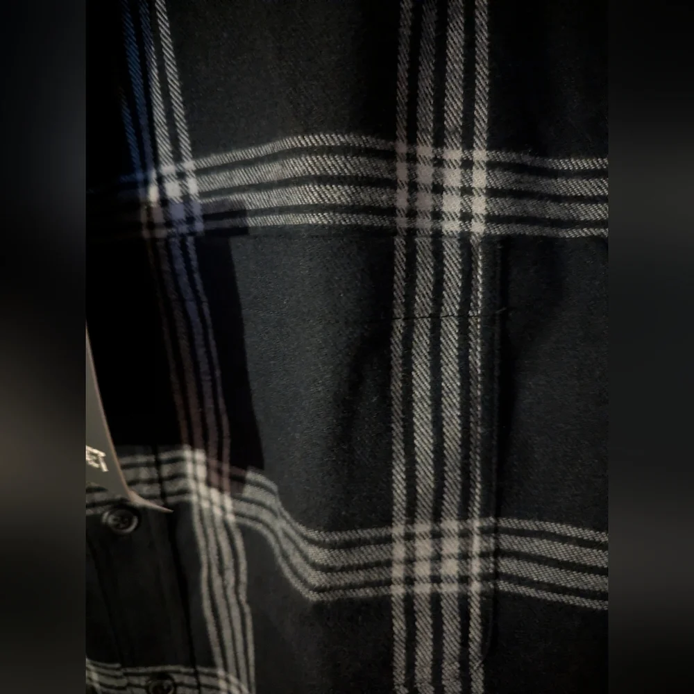 Free Planet Black and Gray Plaid Flannel Overshirt Men's Size M Long Sleeve - Picture 8 of 10